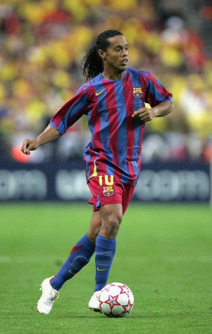 Barcelona Home 'RONALDINHO 10' UCL Version Jersey 05/06